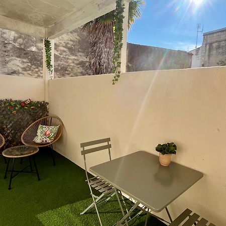 Escapade Vintage Avec Terrasse En Centre Historique Lejlighed La Rochelle  Eksteriør billede
