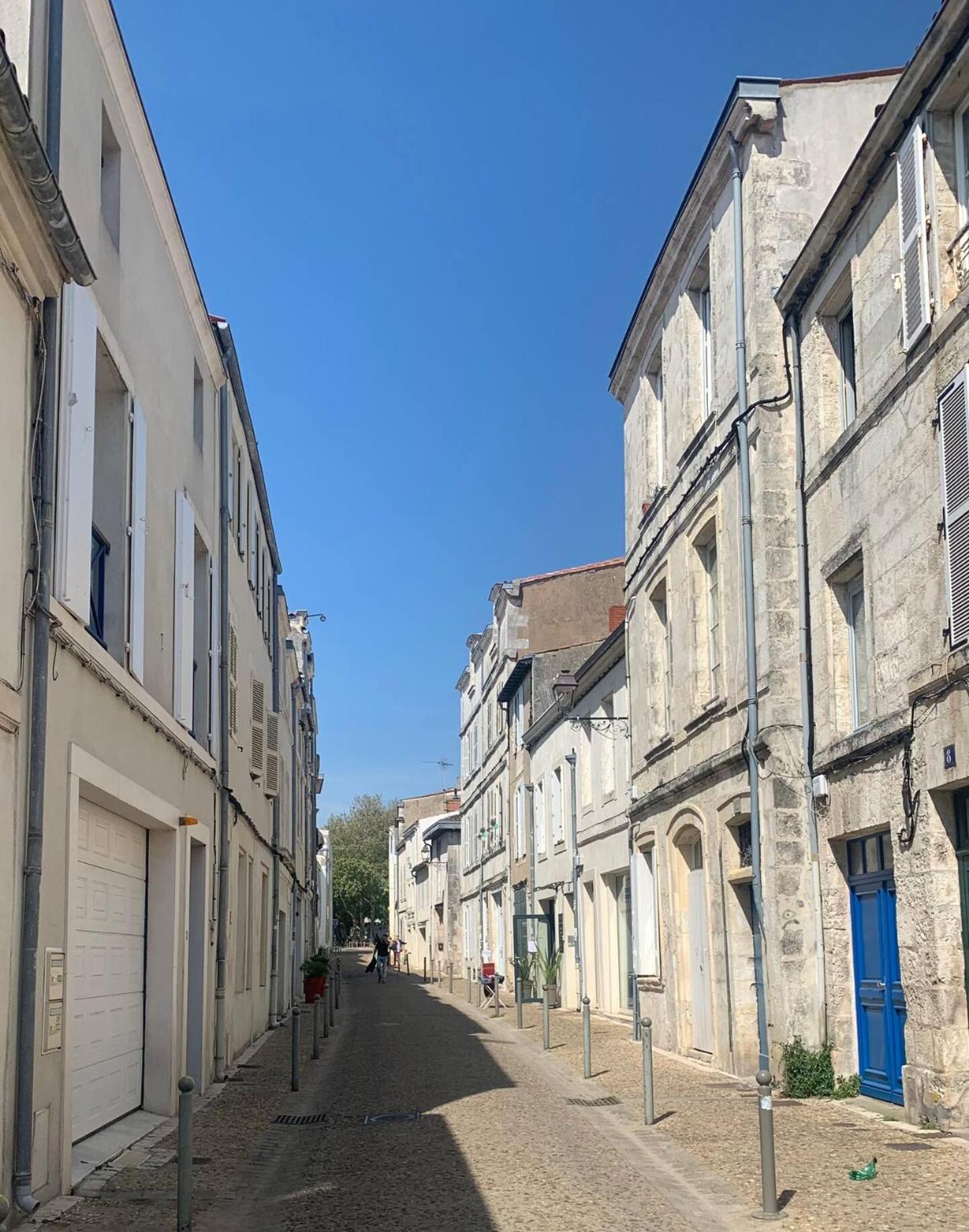 Escapade Vintage Avec Terrasse En Centre Historique Lejlighed La Rochelle  Eksteriør billede