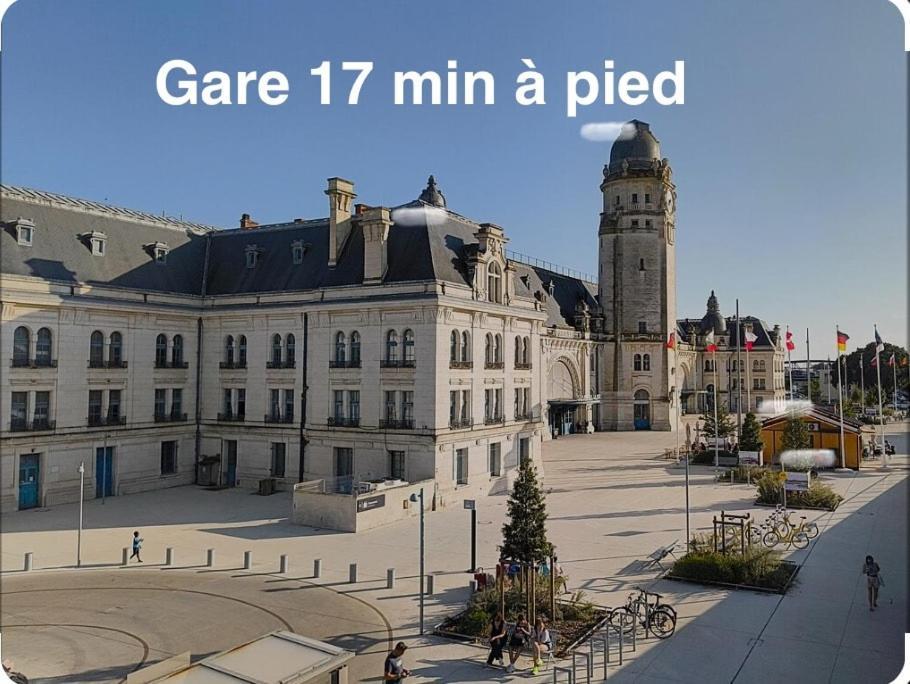 Escapade Vintage Avec Terrasse En Centre Historique Lejlighed La Rochelle  Eksteriør billede